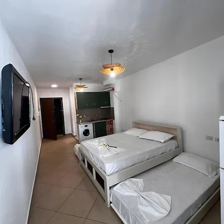 Apartment Aliaj 1 *